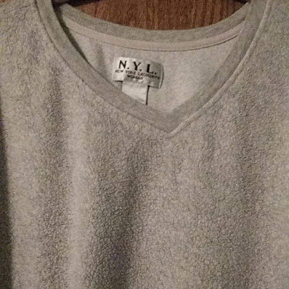 Women's N.Y.L. New York Laundry V Neck Top - Picture 2 of 6